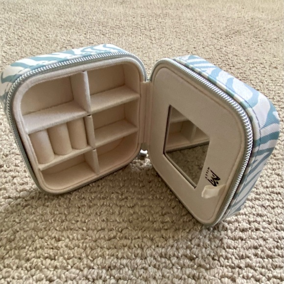Milly Travel Jewelry Case (NWOT) - Picture 8 of 15